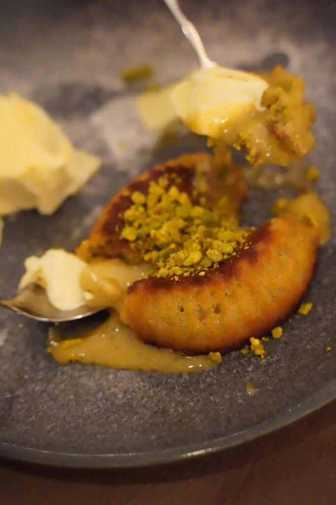 Detalle de emplatado en La Josefita, restaurante gastronómico en Ibiza
